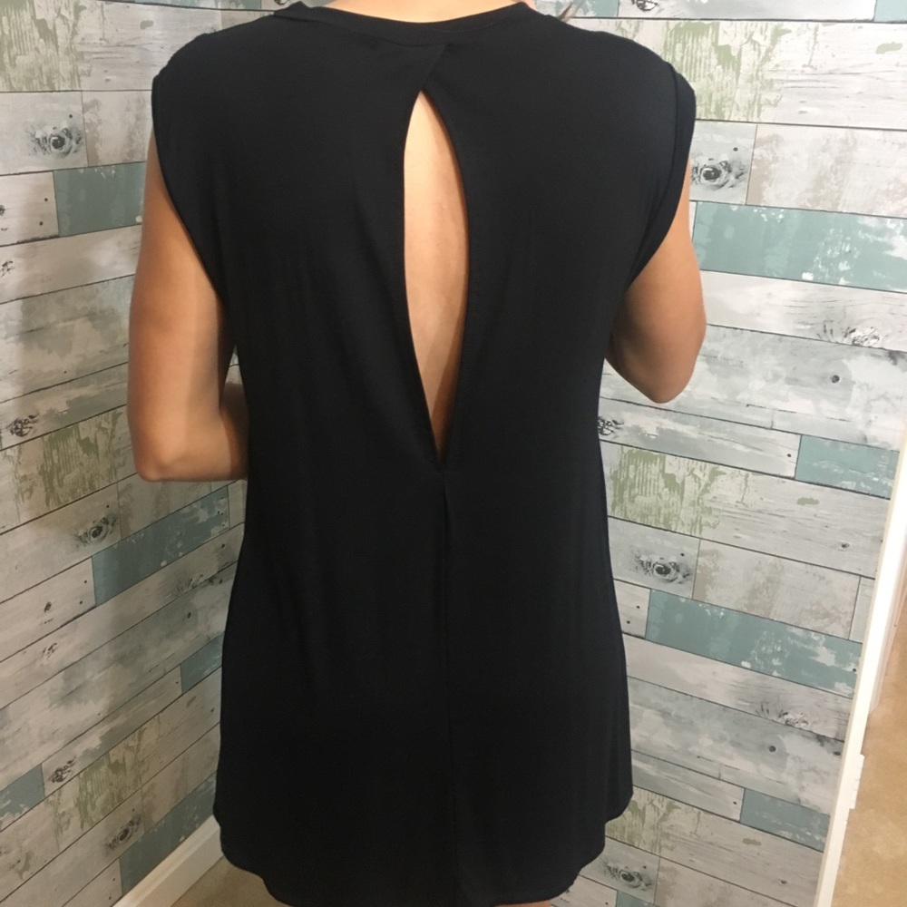 ❤️ Stylish open back sleeveless tank ❤️